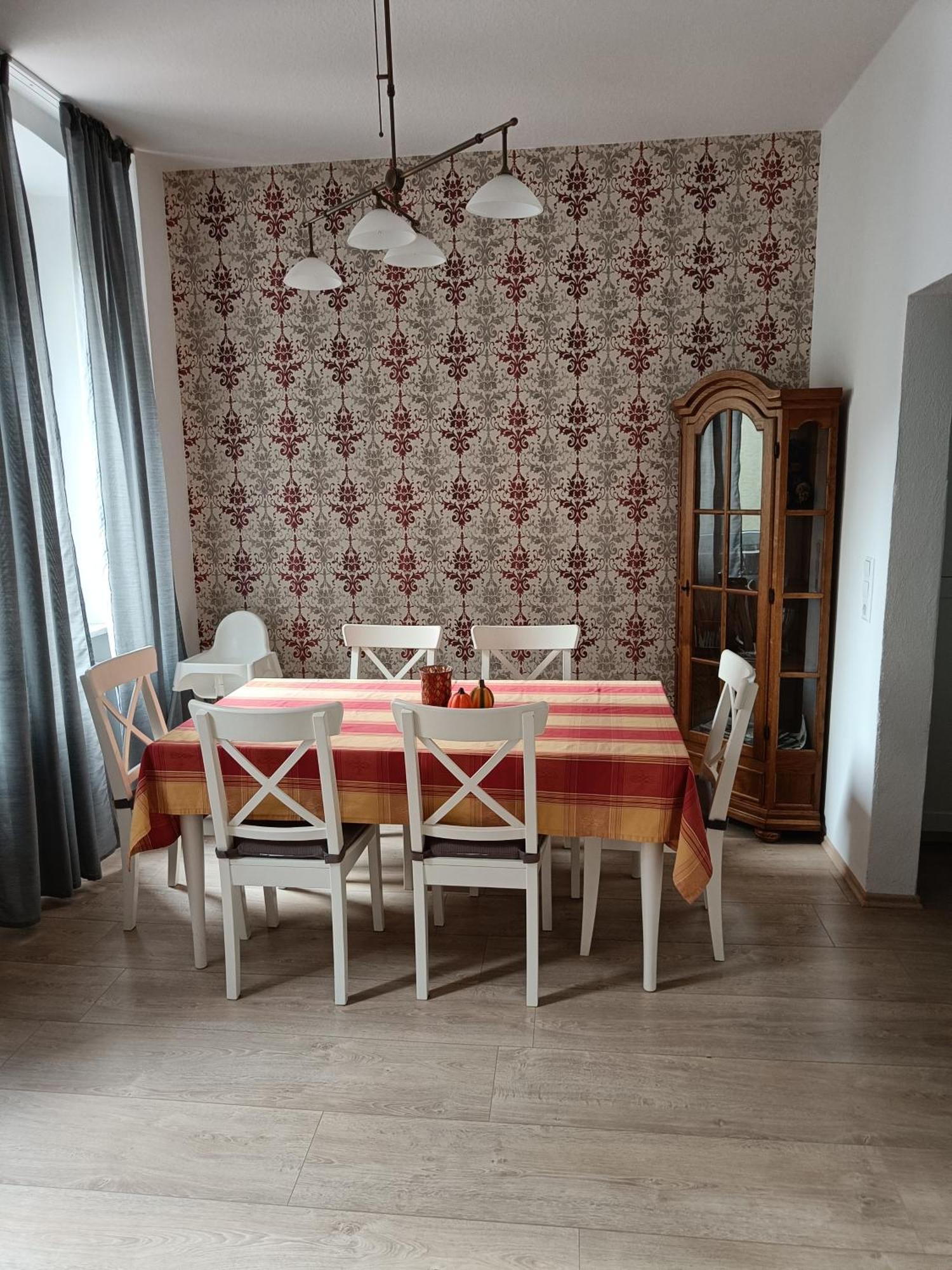 Barfly Apartment *