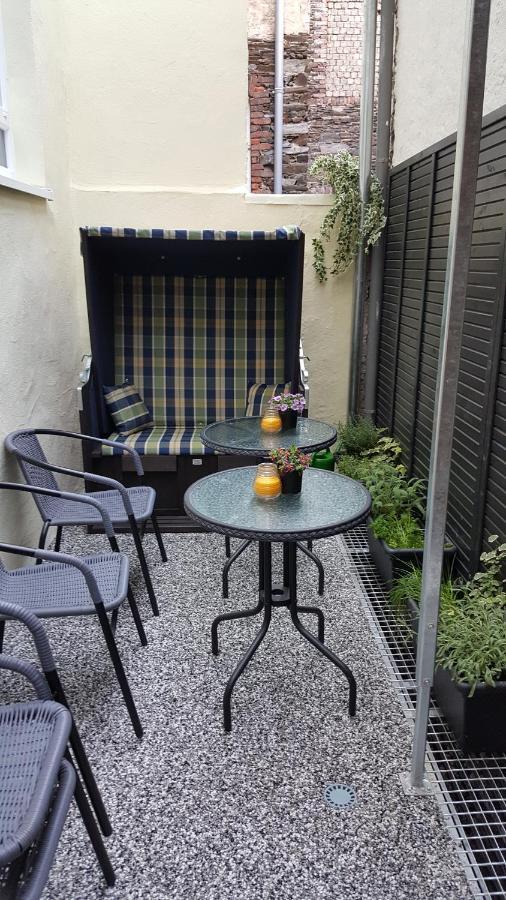 Barfly Apartment